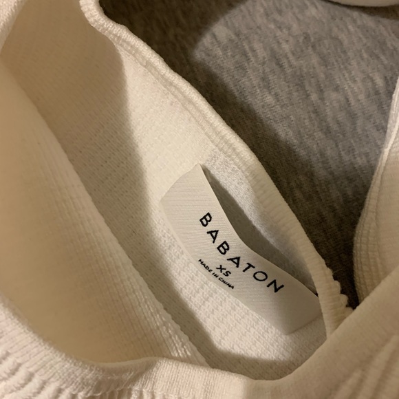 [SOLD] Aritzia Babaton Cropped Sculpt Knit (raw hem) - Picture 3 of 4